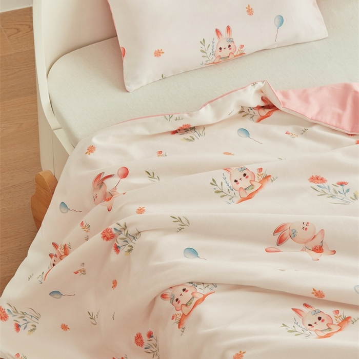 91家纺网 家纺一手货源 找家纺 艾佳宝贝 2025新款A类儿童全棉多功能单被套可拆式夏被四季被子 春日游玩