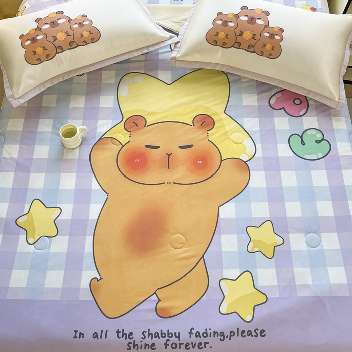 91家纺网 家纺一手货源 找家纺 博雅 2025新款A类大版数码印花冰丝凉席可组合凉感丝夏被-卡皮巴拉 星星卡皮巴拉