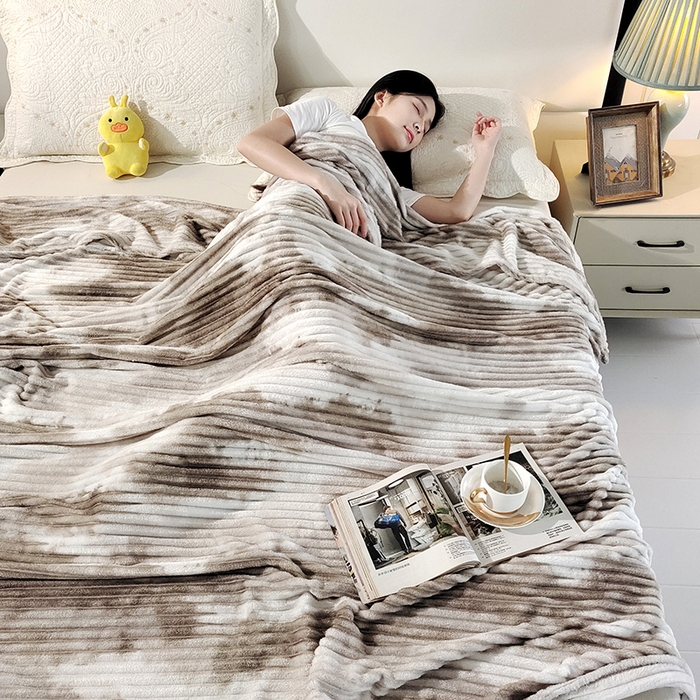 91家纺网 家纺一手货源 找家纺 （总）巴木赫2025新款200g水墨印染抽条毛毯毯子