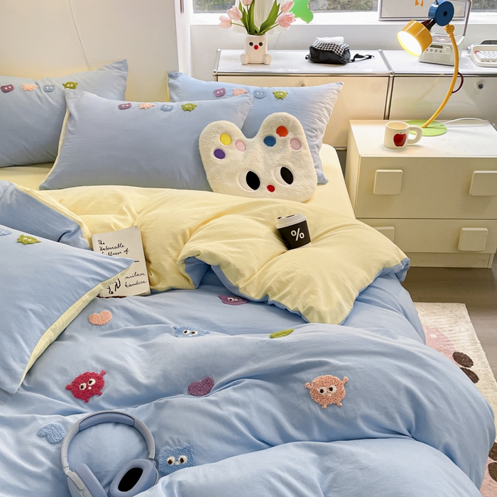 91家纺网 家纺一手货源 找家纺 优卡迪家纺馆 2025新款水洗棉毛巾绣四件套（下载文件夹包含买家秀） 开心怪兽-天蓝奶黄