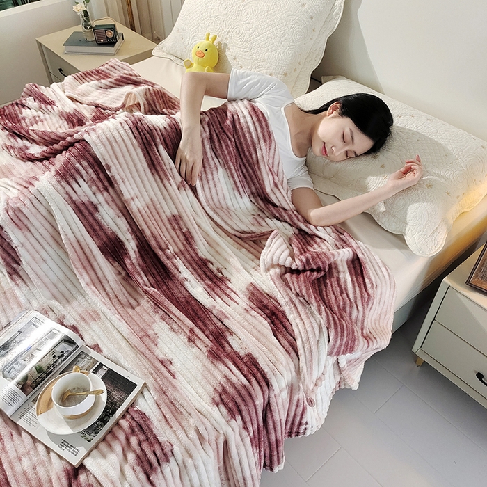 91家纺网 家纺一手货源 找家纺 巴木赫2025新款200g水墨印染抽条毛毯毯子 红棕