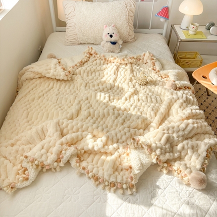 潮邦创意家居 2025新款 奶芙绒流苏球毛毯 绵云白