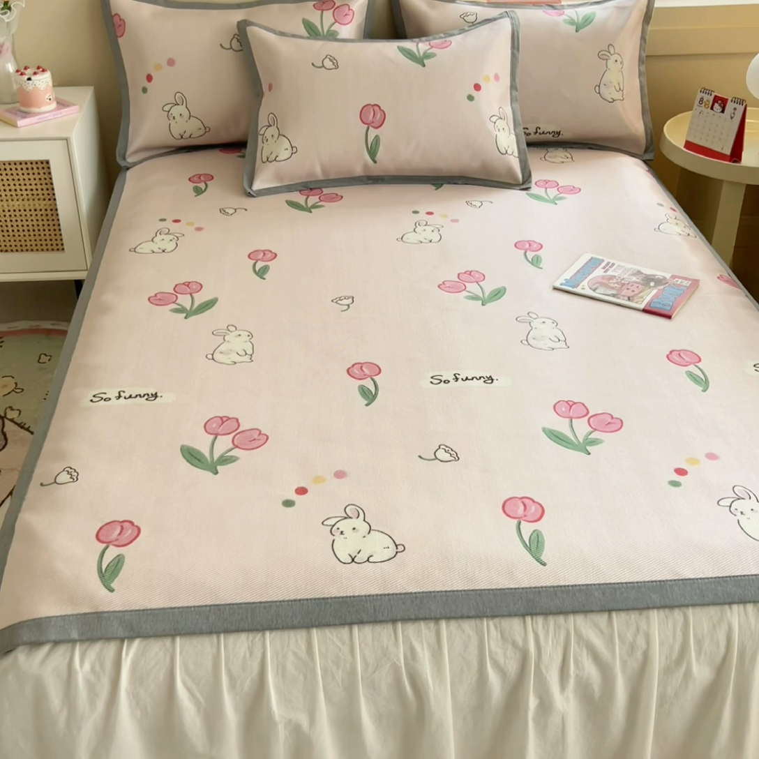 91家纺网 家纺一手货源 找家纺 懒猫家纺 2025春夏新款250D数码印花冰丝席凉席席子 精灵兔