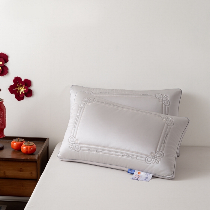 91家纺网 家纺一手货源 找家纺 2025新款婚庆枕芯 同心结缘-灰乳胶枕