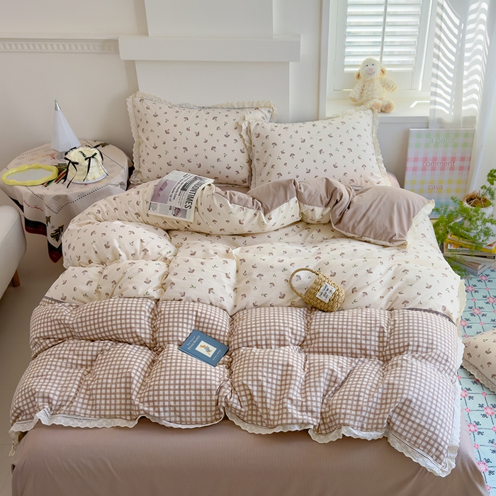 91家纺网 家纺一手货源 找家纺 竹合家纺 2025新款春日碎花法式镂空花边款式提花皱皱四件套 法式-咖格蘑菇