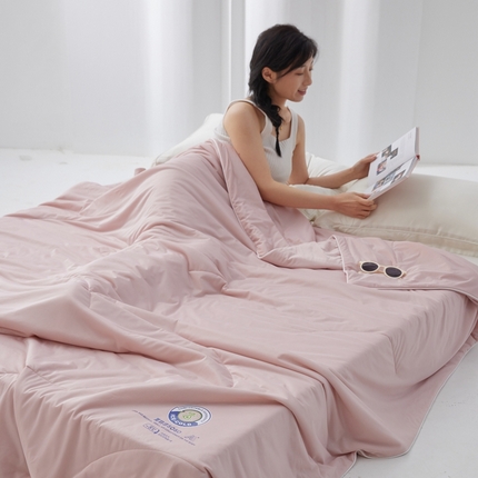 91家纺网 家纺一手货源 找家纺 （总）亿梵家居2025春夏新款云朵雪糕凉感夏被夏凉被空调被