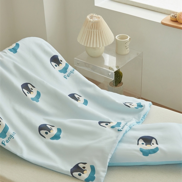 91家纺网 家纺一手货源 找家纺 艾佳宝贝 2025新款A类儿童全棉多功能单被套 乖萌小企鹅