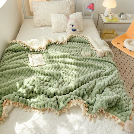 潮邦创意家居 2025新款 奶芙绒流苏球毛毯 薄荷绿