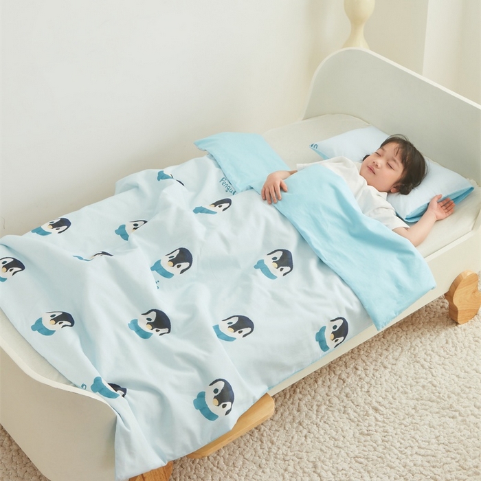 91家纺网 家纺一手货源 找家纺 艾佳宝贝 2025新款A类儿童全棉多功能单被套可拆式夏被 乖萌小企鹅