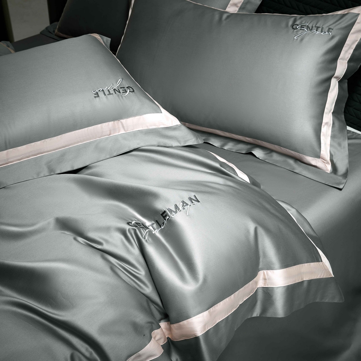 91家纺网 家纺一手货源 找家纺 佳汐蓝家纺 2025春夏新款新疆棉纯棉轻奢四件套（贴边款） 奥丁灰