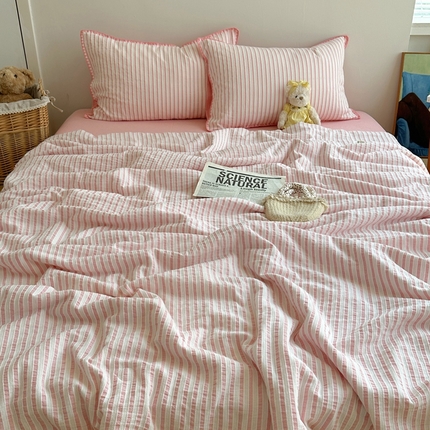 91家纺网 家纺一手货源 找家纺 （总）  曼町家居2025新款全棉水洗棉提花贝壳边夏被系列