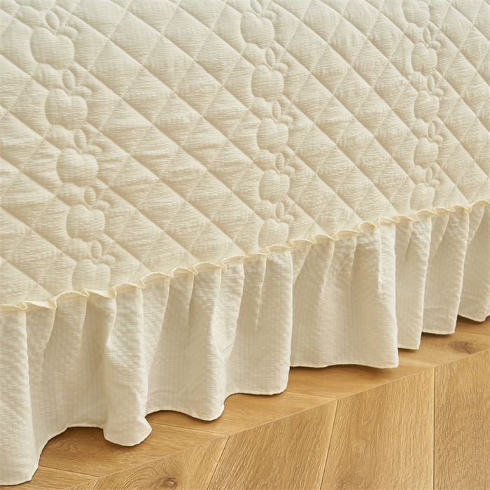 91家纺网 家纺一手货源 找家纺 恒爱家纺 2025新款A类泡泡纱床盖-杜鹃 象牙白