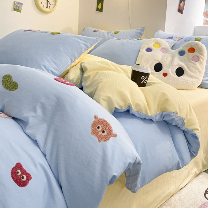 91家纺网 家纺一手货源 找家纺 优卡迪家纺馆 2025新款水洗棉毛巾绣四件套（下载文件夹包含买家秀） 开心怪兽-天蓝奶黄