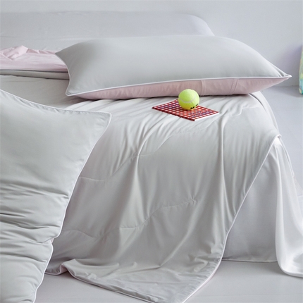 头等舱  2025新款4.0版凉感A类锦氨（165克）55大豆抗菌夏被配礼盒 浅灰拼浅豆沙