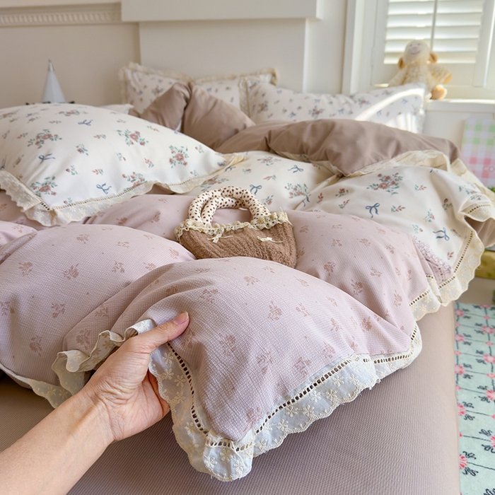 91家纺网 家纺一手货源 找家纺 竹合家纺 2025新款春日碎花法式镂空花边款式提花皱皱四件套 法式-海岛清茶