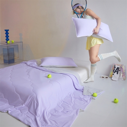 91家纺网 家纺一手货源 找家纺 （总）头等舱 2025新款4.0版凉感A类锦氨（165克）55大豆抗菌夏凉被夏被配礼盒模特图