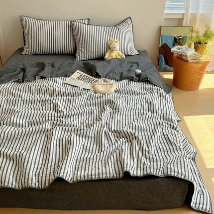 91家纺网 家纺一手货源 找家纺 （总）  曼町家居2025新款全棉水洗棉提花贝壳边夏被系列