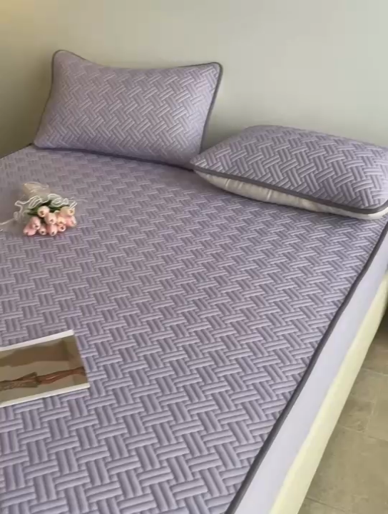 91家纺网 家纺一手货源 找家纺 欧邦2025新款纯色加厚乳胶床笠三件套 饼干花-浅紫