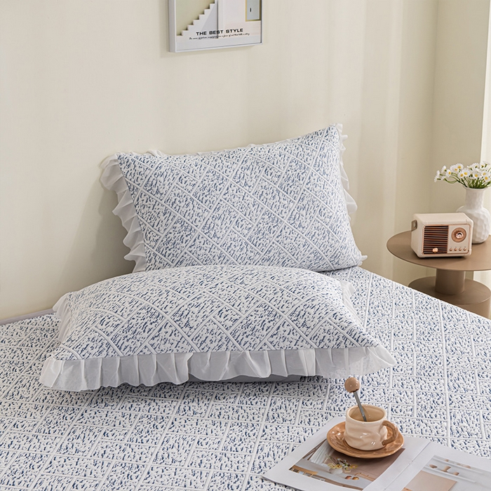 91家纺网 家纺一手货源 找家纺 叠派家纺 2025新款5A抗菌雅致床裙款三件套 雅致床裙款-冰深蓝