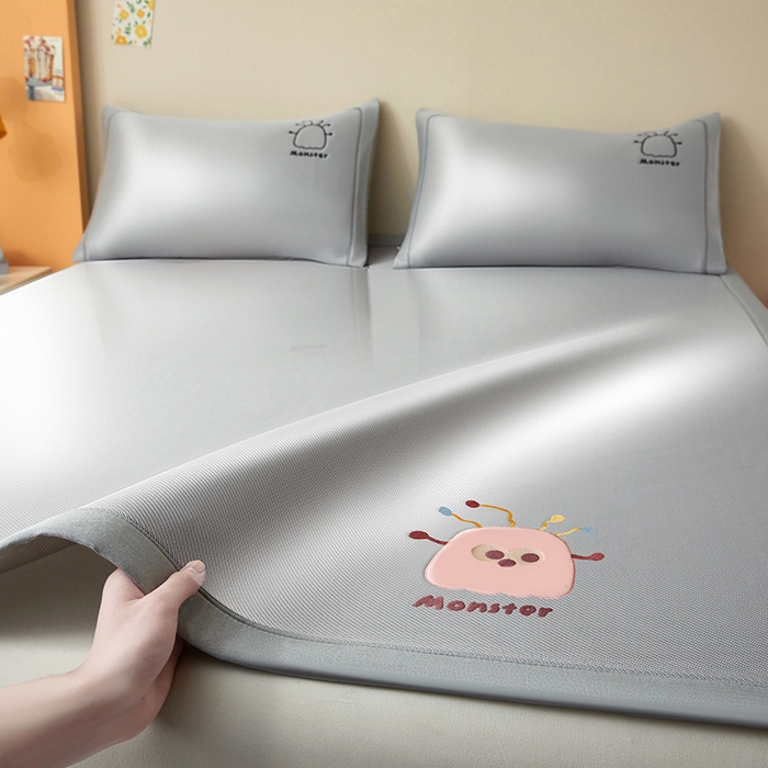 91家纺网 家纺一手货源 找家纺 （总）全季家居 2025新款5A抗菌碳光卡通贴布系列冰丝席