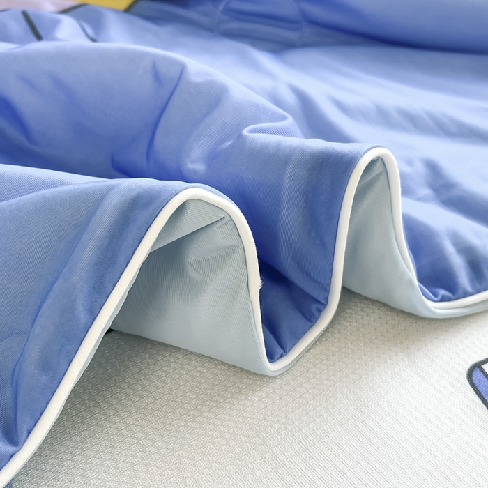 91家纺网 家纺一手货源 找家纺 博雅 2025新款A类大版数码印花冰丝凉席可组合凉感丝夏被-宇航员 太空漫步