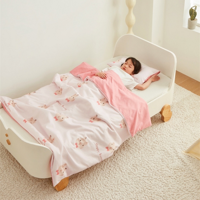 91家纺网 家纺一手货源 找家纺 艾佳宝贝 2025新款A类儿童全棉多功能单被套可拆式夏被 乖萌甜兔