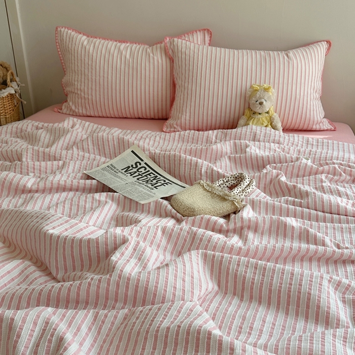 91家纺网 家纺一手货源 找家纺   曼町家居2025新款全棉水洗棉提花贝壳边夏被系列 落樱粉