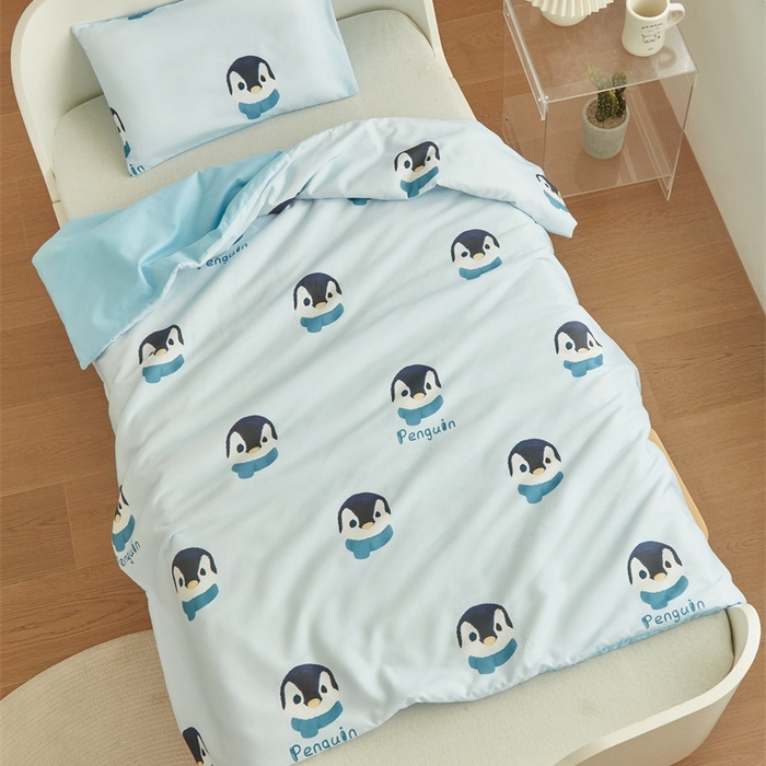 91家纺网 家纺一手货源 找家纺 艾佳宝贝 2025新款A类儿童全棉多功能单被套 乖萌小企鹅