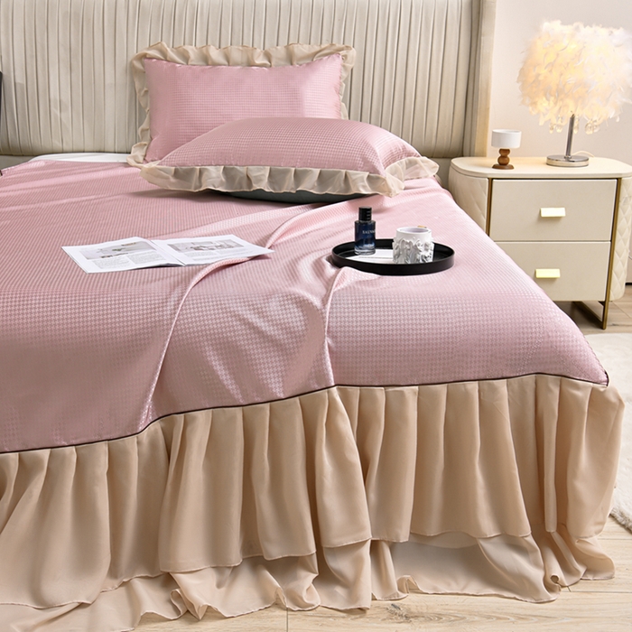 91家纺网 家纺一手货源 找家纺 家之硕家纺 2025新款冰丝凉席床裙款三件套 浅豆沙