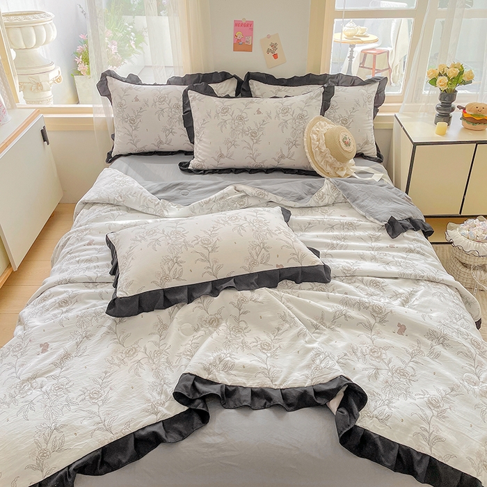 91家纺网 家纺一手货源 找家纺 佳一家纺 2025新款亲肤水洗棉夏被 花恋