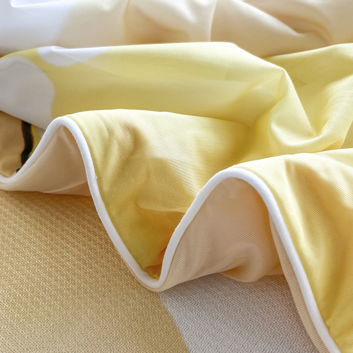 91家纺网 家纺一手货源 找家纺 博雅 2025新款A类大版数码印花冰丝凉席可组合凉感丝夏被-卡皮巴拉 月亮卡皮巴拉