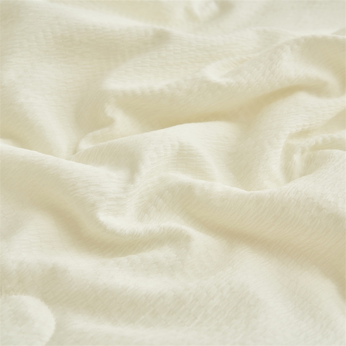 91家纺网 家纺一手货源 找家纺 恒爱家纺 2025新款A类泡泡纱床盖-杜鹃 象牙白