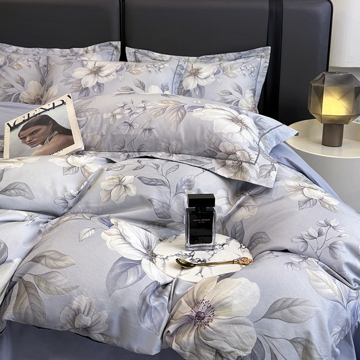 91家纺网 家纺一手货源 找家纺 乐蔻家纺 2025新款全棉13376数码印花四件套 初雪（兰）