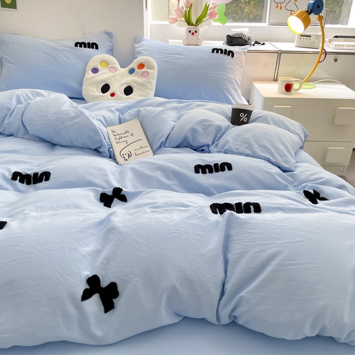 91家纺网 家纺一手货源 找家纺 优卡迪家纺馆 2025新款水洗棉毛巾绣四件套（下载文件夹包含买家秀） 迷你情结-蓝