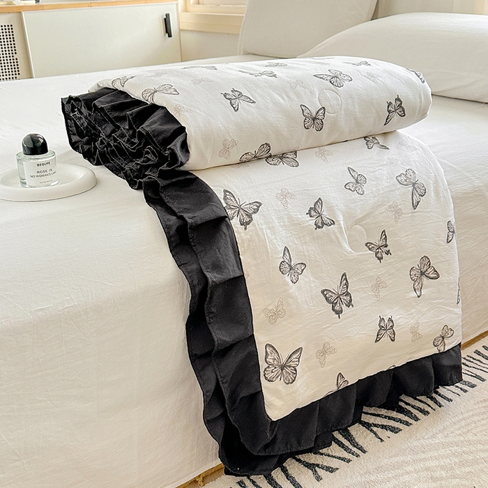 91家纺网 家纺一手货源 找家纺 佳一家纺 2025新款亲肤水洗棉夏被 蝶舞