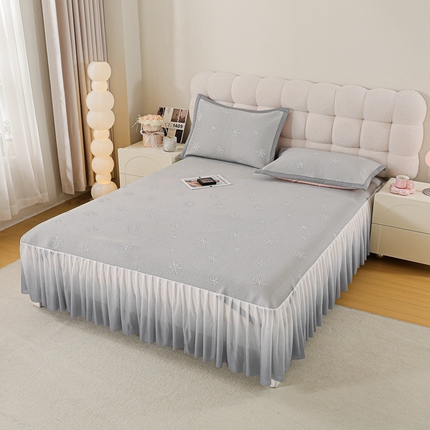 91家纺网 家纺一手货源 找家纺 （总） 2025新款复合三明治公主仙女风PE凉感凉豆豆床裙凉席三件套