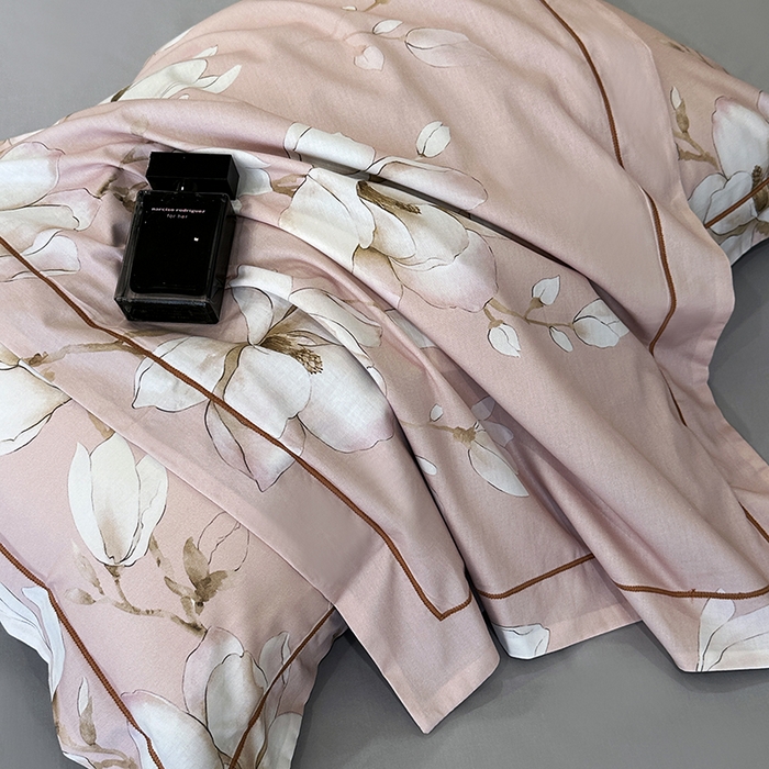 91家纺网 家纺一手货源 找家纺 乐蔻家纺 2025新款全棉13376数码印花四件套 云阁栖香 粉