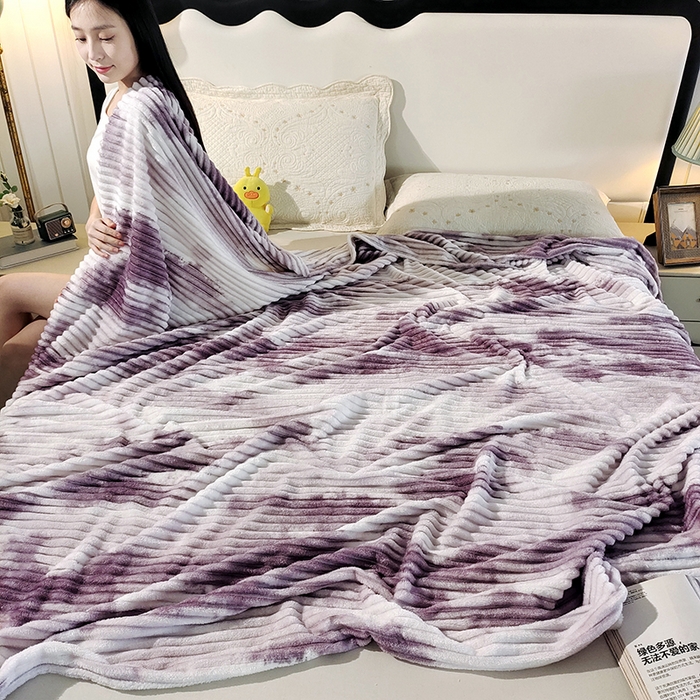 91家纺网 家纺一手货源 找家纺 巴木赫2025新款200g水墨印染抽条毛毯毯子 紫色