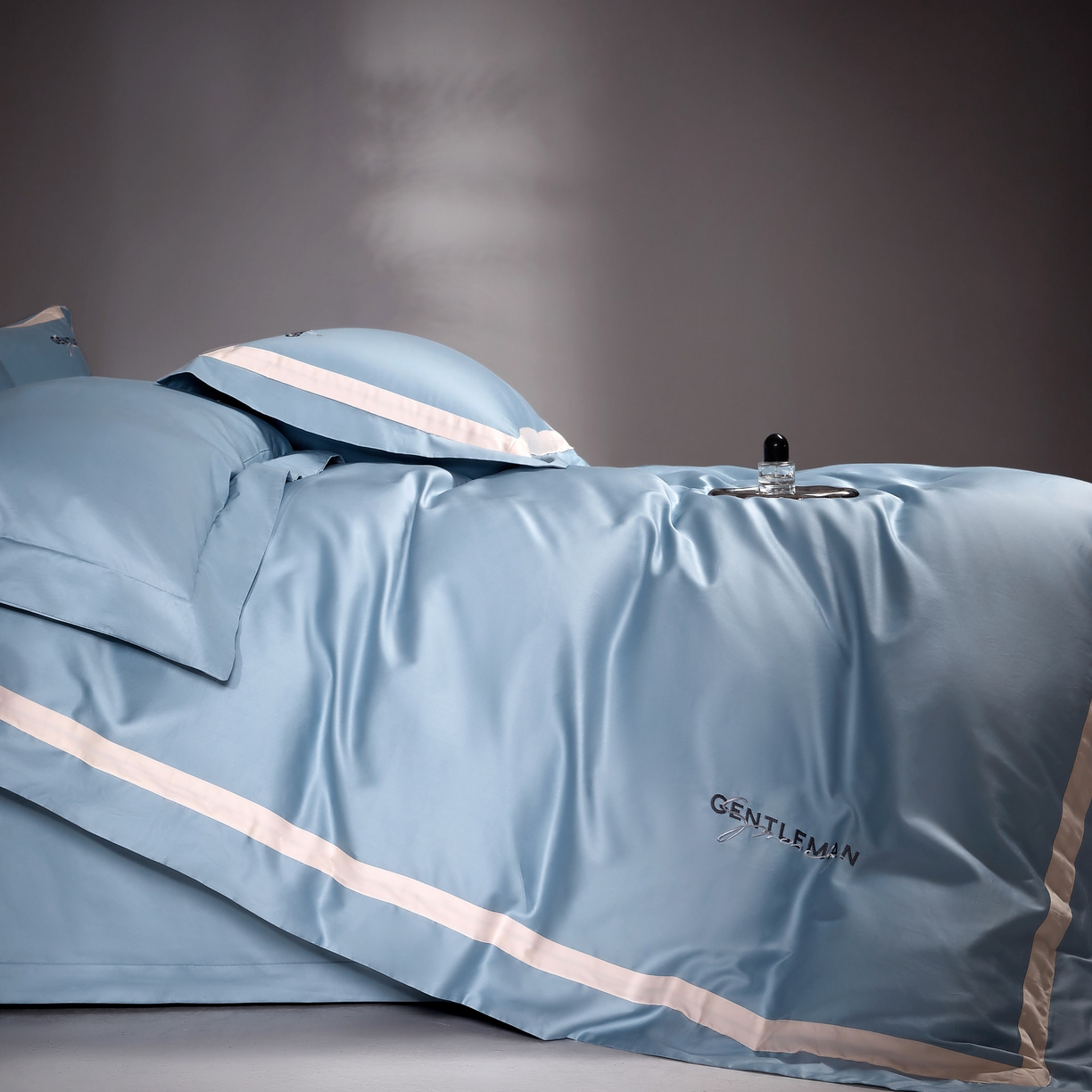 91家纺网 家纺一手货源 找家纺 佳汐蓝家纺 2025春夏新款新疆棉纯棉轻奢四件套（贴边款） 景澜蓝