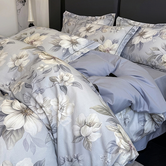 91家纺网 家纺一手货源 找家纺 乐蔻家纺 2025新款全棉13376数码印花四件套 初雪（兰）