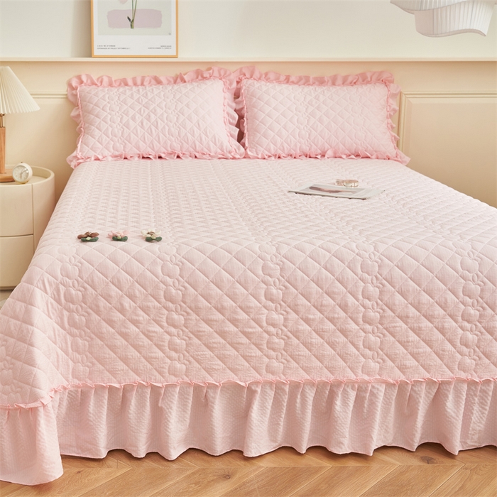 91家纺网 家纺一手货源 找家纺 恒爱家纺 2025新款A类泡泡纱床盖-杜鹃 香妃粉