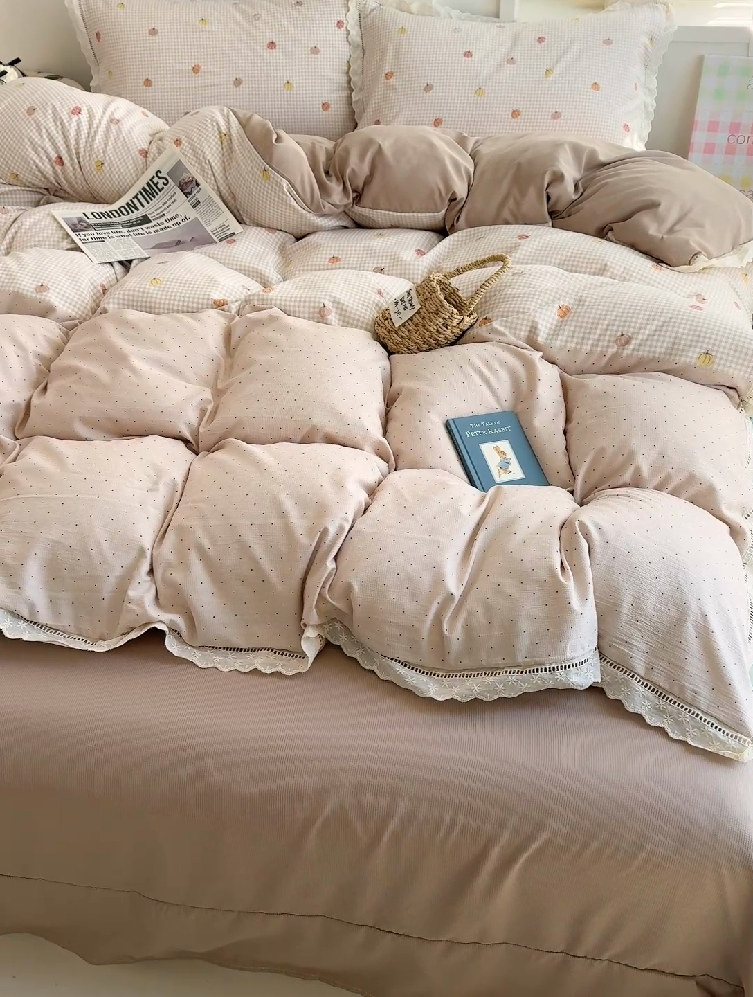 91家纺网 家纺一手货源 找家纺 竹合家纺 2025新款春日碎花法式镂空花边款式提花皱皱四件套 法式-小南瓜卡其