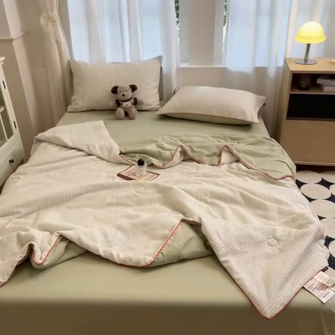 91家纺网 家纺一手货源 找家纺 （总）宜代光年 2025新款全棉提花大豆夏被（森韵）