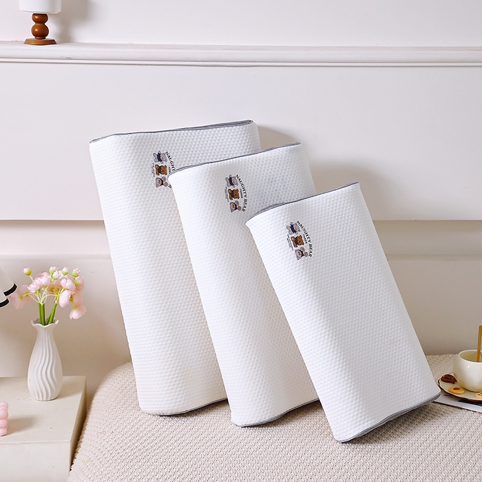 91家纺网 家纺一手货源 找家纺 （总）其乐枕芯 2025新款三只小熊生物基零压枕记忆枕枕芯枕头