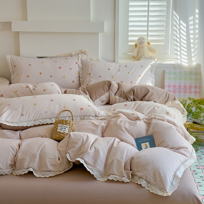 91家纺网 家纺一手货源 找家纺 竹合家纺 2025新款春日碎花法式镂空花边款式提花皱皱四件套 法式-小南瓜卡其