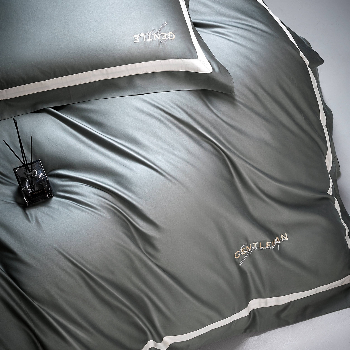 91家纺网 家纺一手货源 找家纺 佳汐蓝家纺 2025春夏新款新疆棉纯棉轻奢四件套（贴边款） 奥丁灰