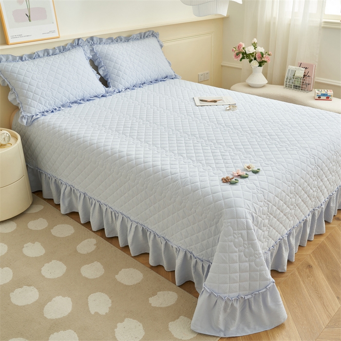 91家纺网 家纺一手货源 找家纺 恒爱家纺 2025新款A类泡泡纱床盖-杜鹃 天空蓝