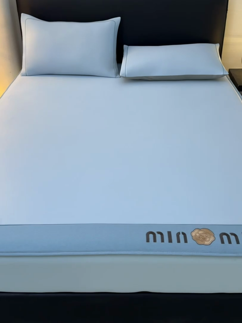 91家纺网 家纺一手货源 找家纺 全季家居 2025新款全季家居5A抗菌min系列凉感冰丝席 床笠-天蓝