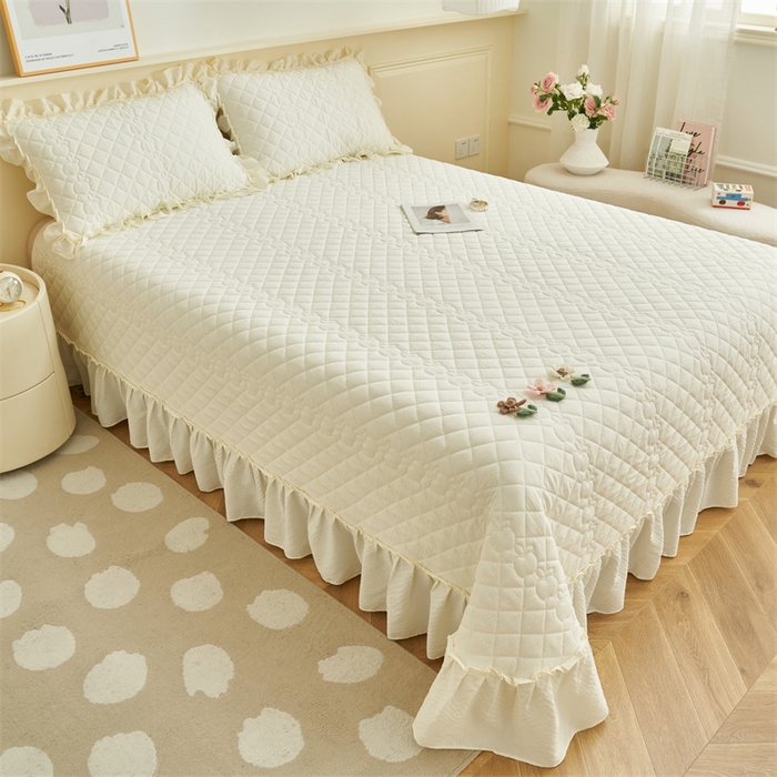 91家纺网 家纺一手货源 找家纺 恒爱家纺 2025新款A类泡泡纱床盖-杜鹃 象牙白