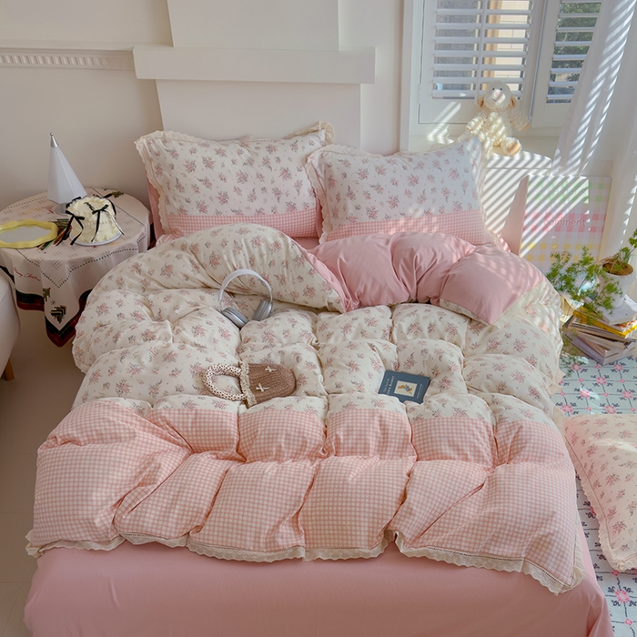 91家纺网 家纺一手货源 找家纺 竹合家纺 2025新款春日碎花法式镂空花边款式提花皱皱四件套 法式-粉格花园